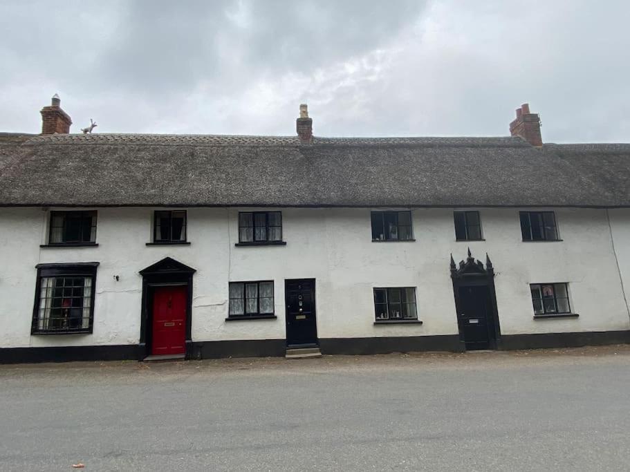 Otterton Thatched Cottage, Beautiful Village Near The Sea מראה חיצוני תמונה